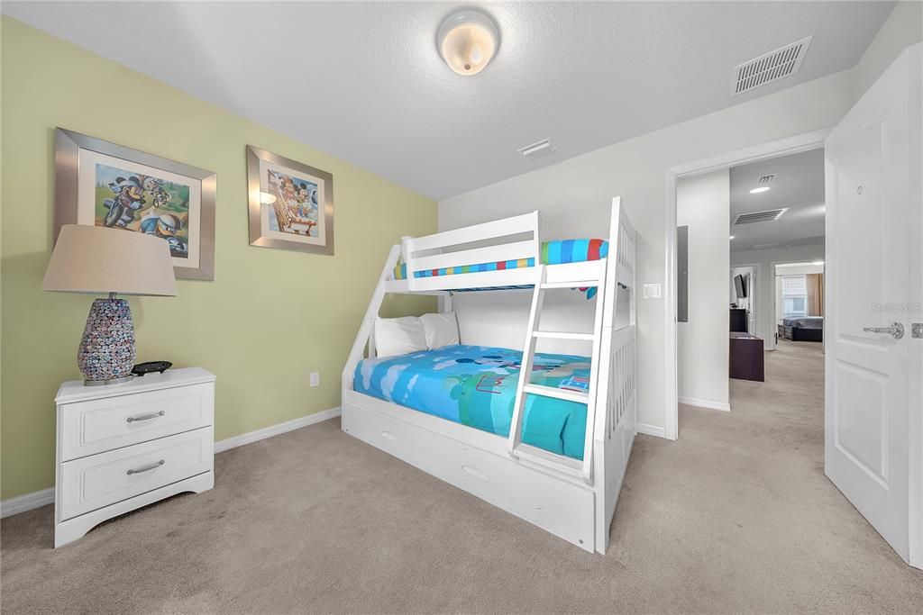 For Rent: $3,100 (5 beds, 4 baths, 2263 Square Feet)