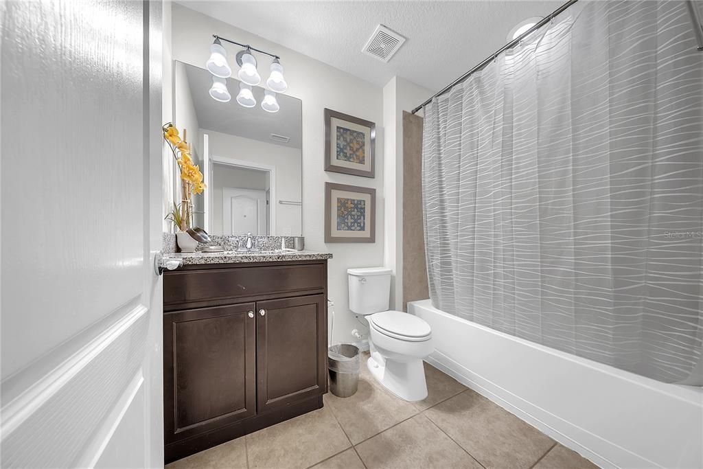 For Rent: $3,100 (5 beds, 4 baths, 2263 Square Feet)