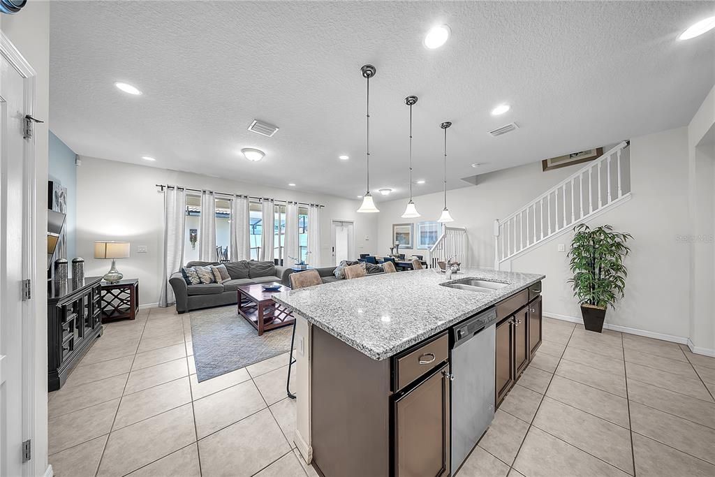 For Rent: $3,100 (5 beds, 4 baths, 2263 Square Feet)