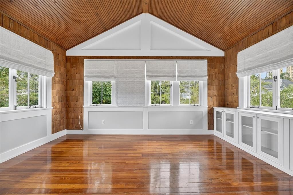 For Rent: $7,995 (3 beds, 2 baths, 2922 Square Feet)