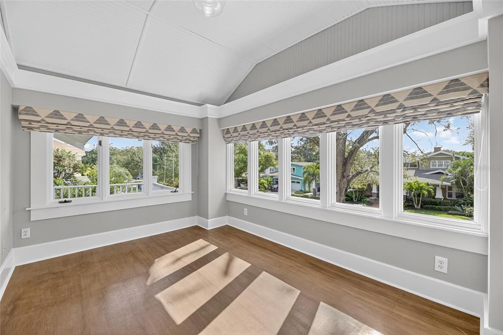 For Rent: $7,995 (3 beds, 2 baths, 2922 Square Feet)