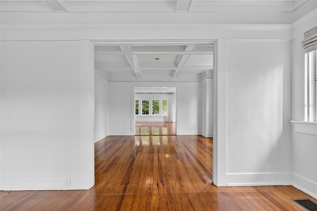 For Rent: $7,995 (3 beds, 2 baths, 2922 Square Feet)