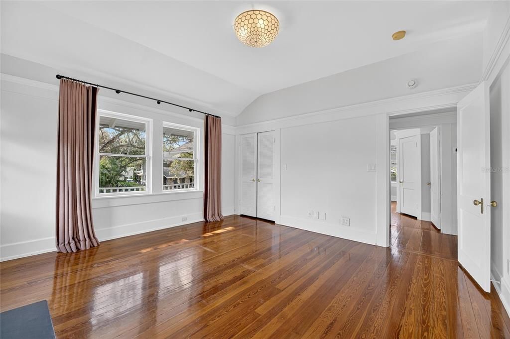 For Rent: $7,995 (3 beds, 2 baths, 2922 Square Feet)