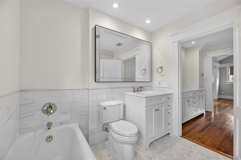 For Rent: $7,995 (3 beds, 2 baths, 2922 Square Feet)