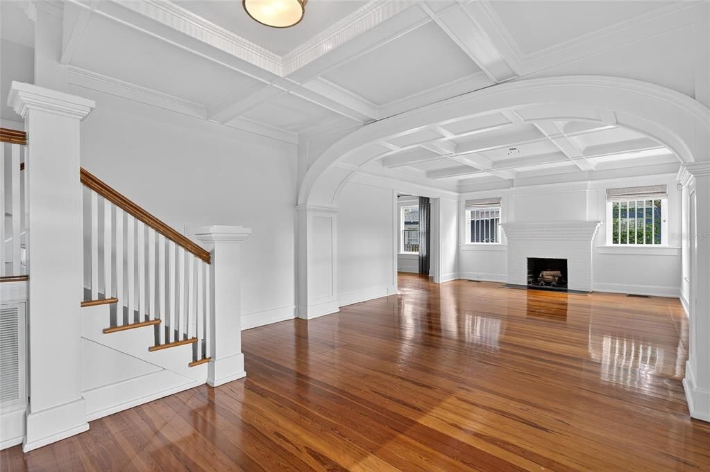 For Rent: $7,995 (3 beds, 2 baths, 2922 Square Feet)