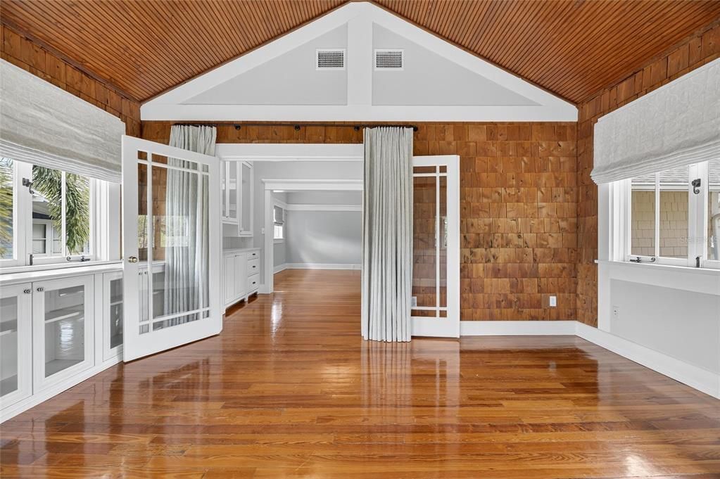 For Rent: $7,995 (3 beds, 2 baths, 2922 Square Feet)