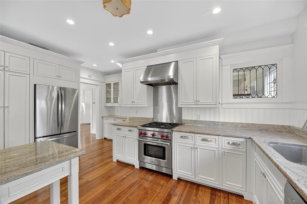 For Rent: $7,995 (3 beds, 2 baths, 2922 Square Feet)