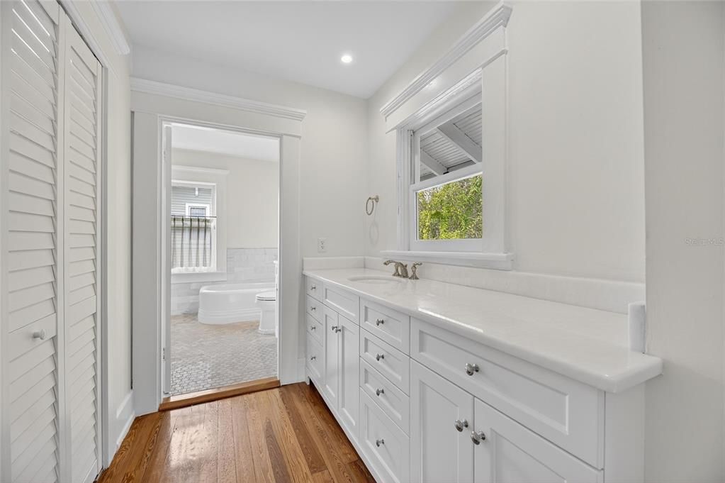 For Rent: $7,995 (3 beds, 2 baths, 2922 Square Feet)