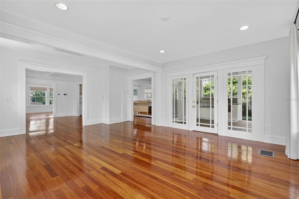 For Rent: $7,995 (3 beds, 2 baths, 2922 Square Feet)