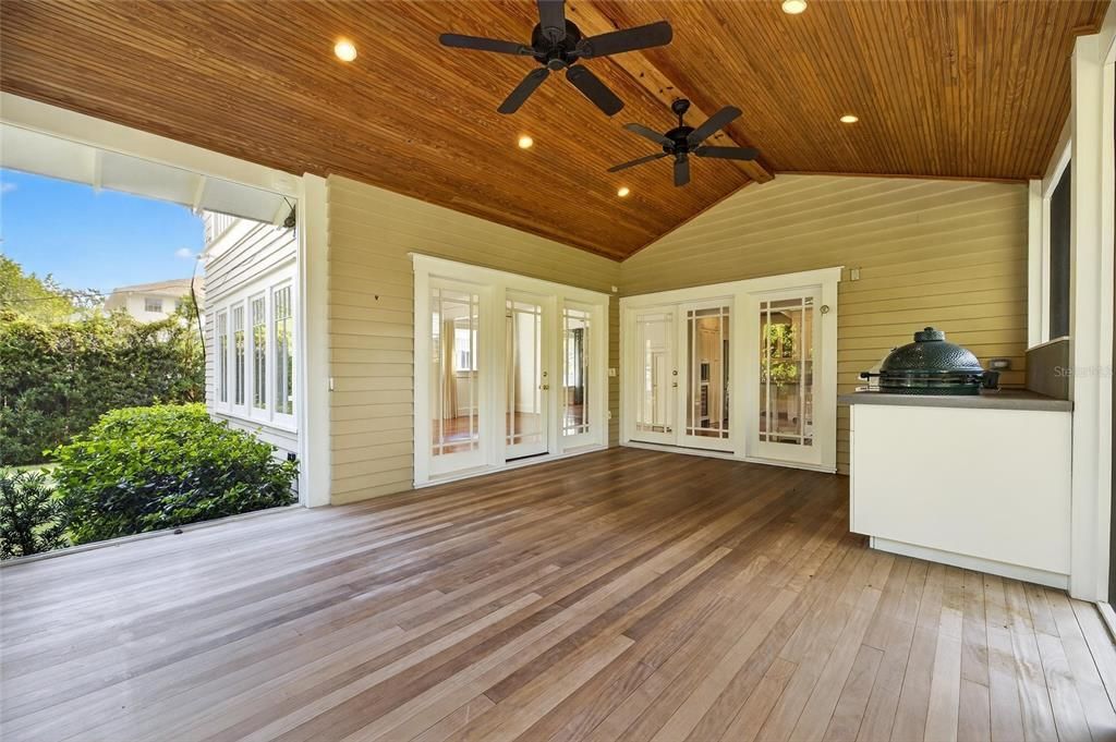 For Rent: $7,995 (3 beds, 2 baths, 2922 Square Feet)