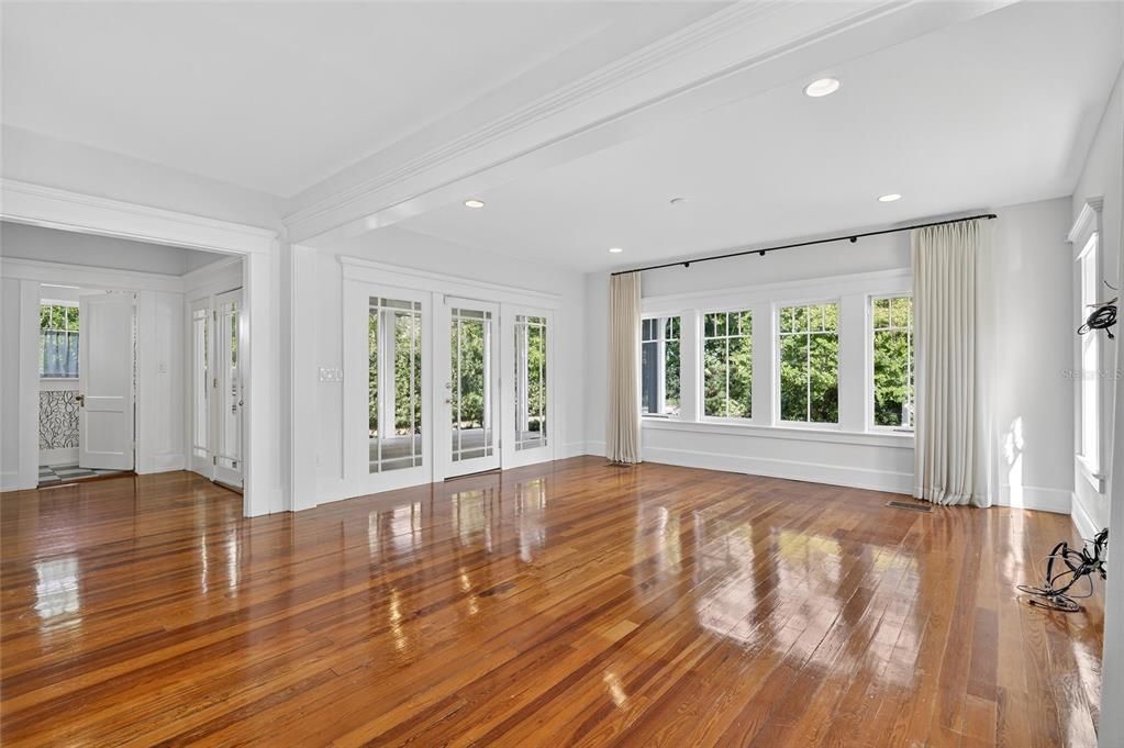 For Rent: $7,995 (3 beds, 2 baths, 2922 Square Feet)