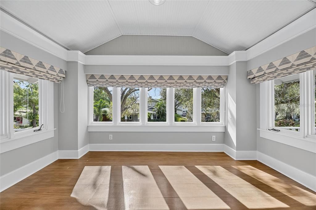 For Rent: $7,995 (3 beds, 2 baths, 2922 Square Feet)