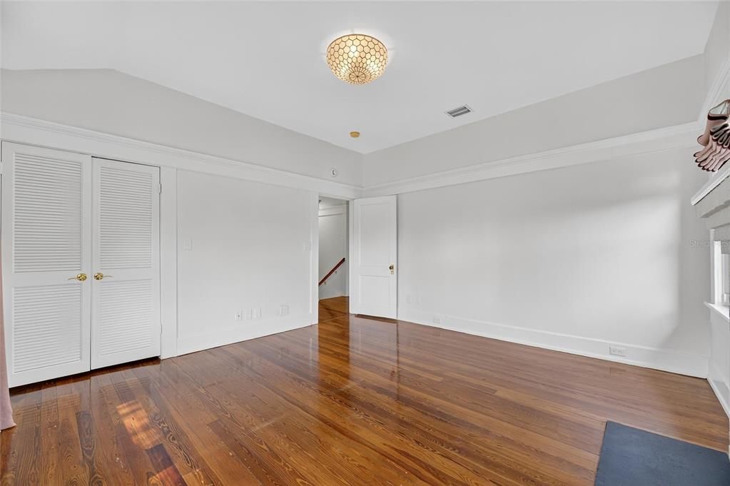 For Rent: $7,995 (3 beds, 2 baths, 2922 Square Feet)