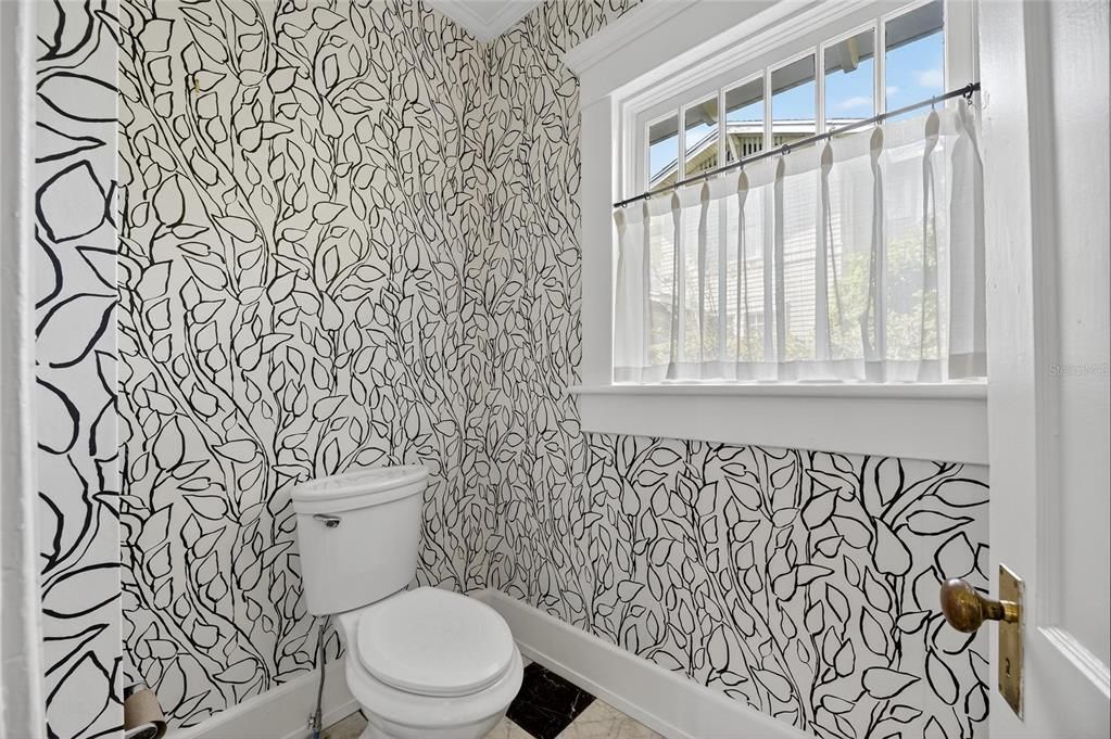 For Rent: $7,995 (3 beds, 2 baths, 2922 Square Feet)