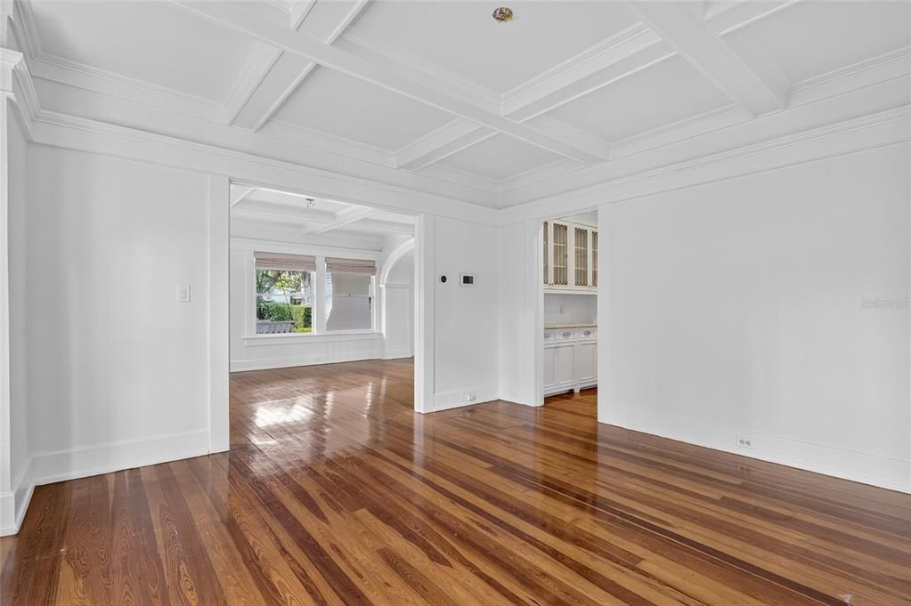 For Rent: $7,995 (3 beds, 2 baths, 2922 Square Feet)