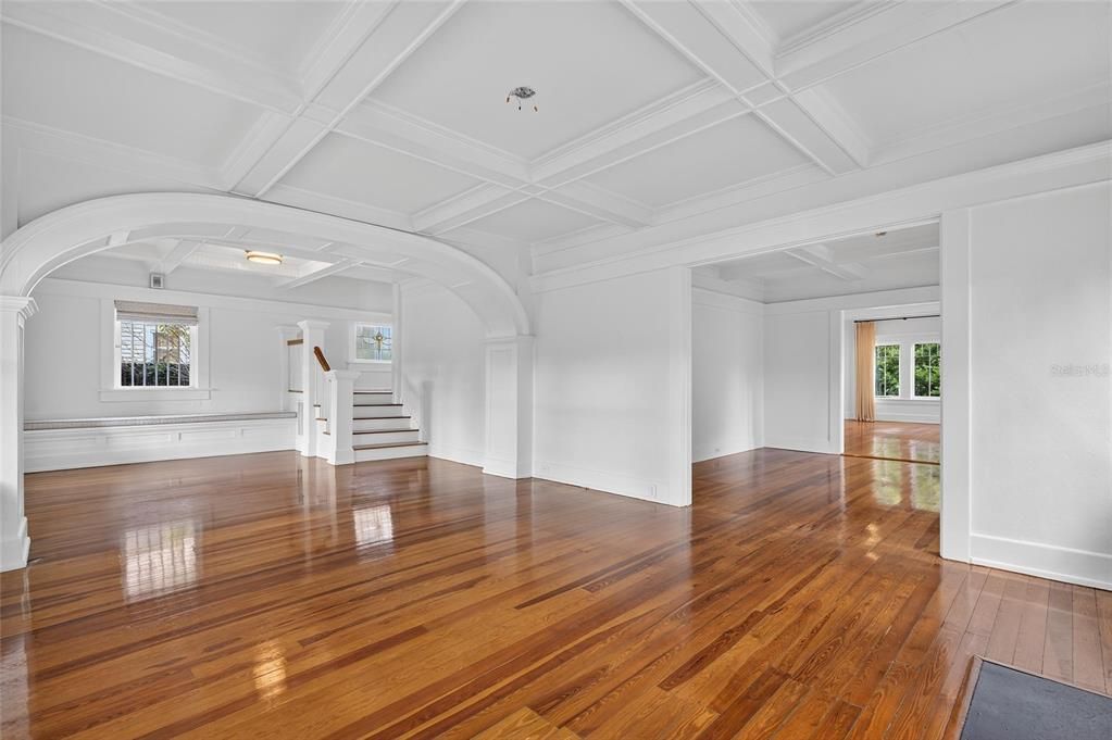 For Rent: $7,995 (3 beds, 2 baths, 2922 Square Feet)