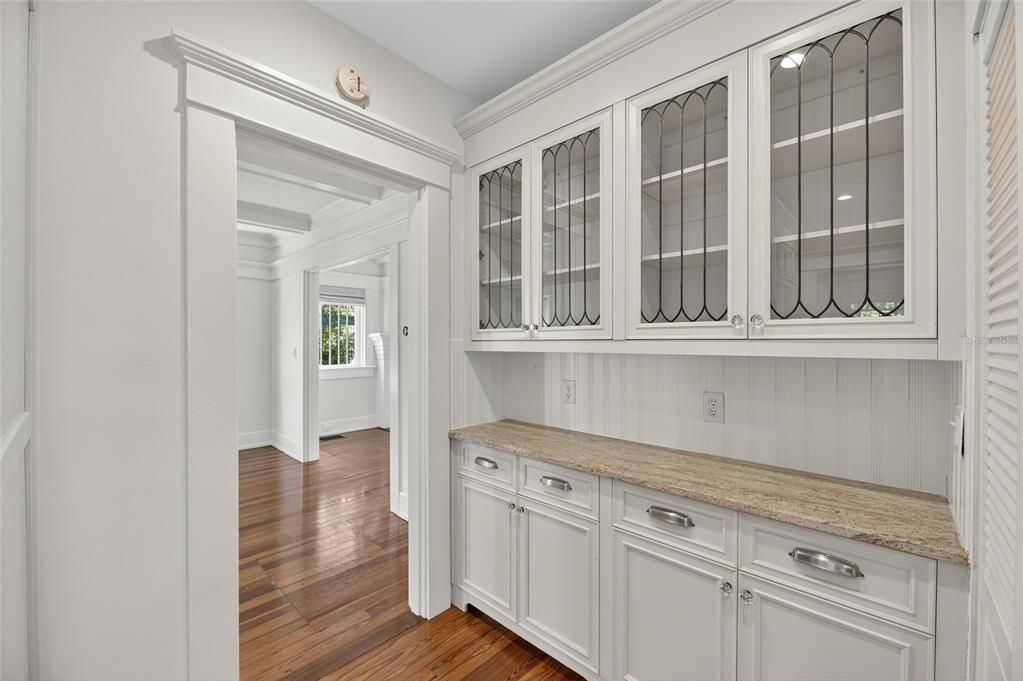 For Rent: $7,995 (3 beds, 2 baths, 2922 Square Feet)