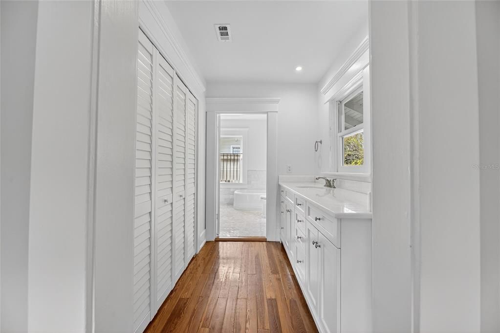 For Rent: $7,995 (3 beds, 2 baths, 2922 Square Feet)