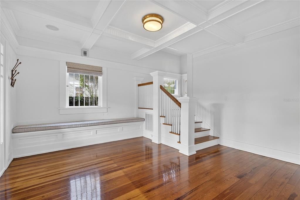 For Rent: $7,995 (3 beds, 2 baths, 2922 Square Feet)