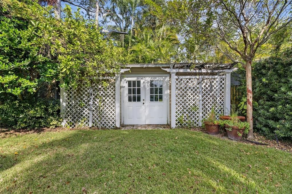 For Rent: $7,995 (3 beds, 2 baths, 2922 Square Feet)