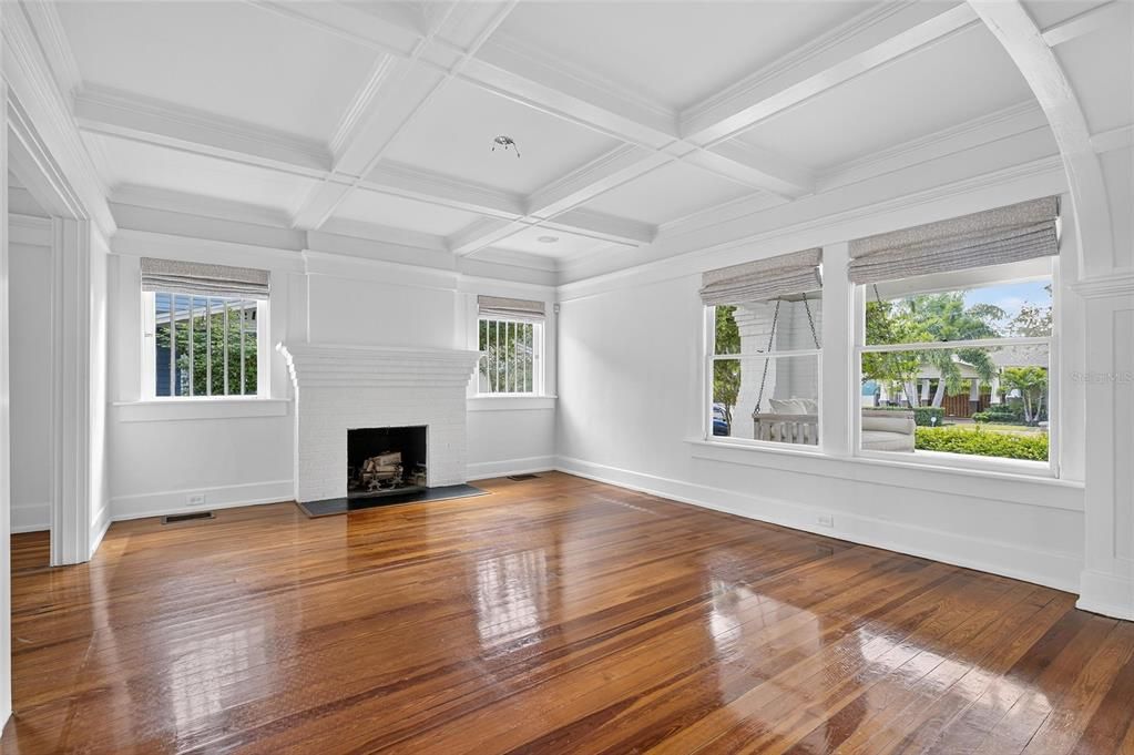 For Rent: $7,995 (3 beds, 2 baths, 2922 Square Feet)