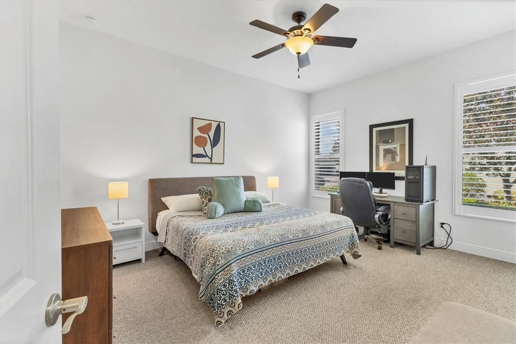 合同活跃: $754,900 (4 贝兹, 3 浴室, 2495 平方英尺)