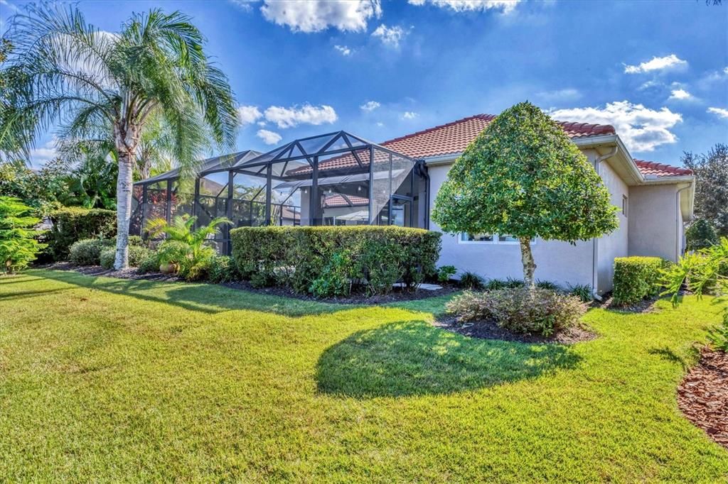 合同活跃: $754,900 (4 贝兹, 3 浴室, 2495 平方英尺)