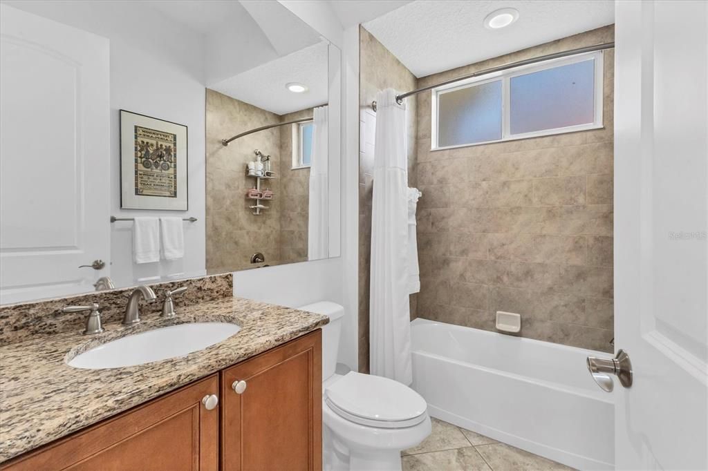 合同活跃: $754,900 (4 贝兹, 3 浴室, 2495 平方英尺)