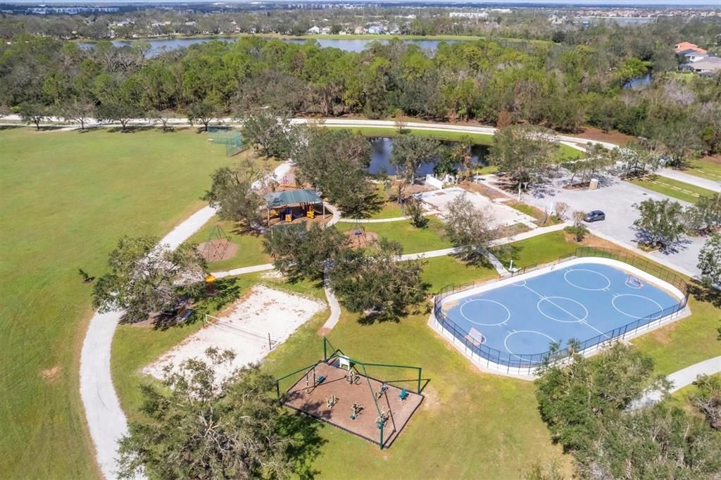 合同活跃: $754,900 (4 贝兹, 3 浴室, 2495 平方英尺)