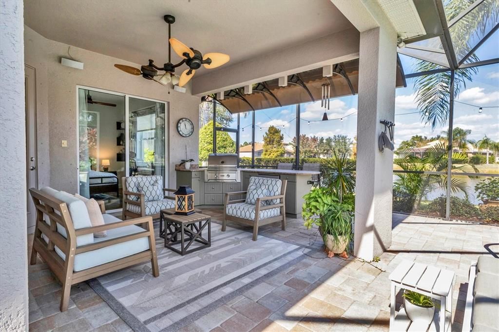 合同活跃: $754,900 (4 贝兹, 3 浴室, 2495 平方英尺)