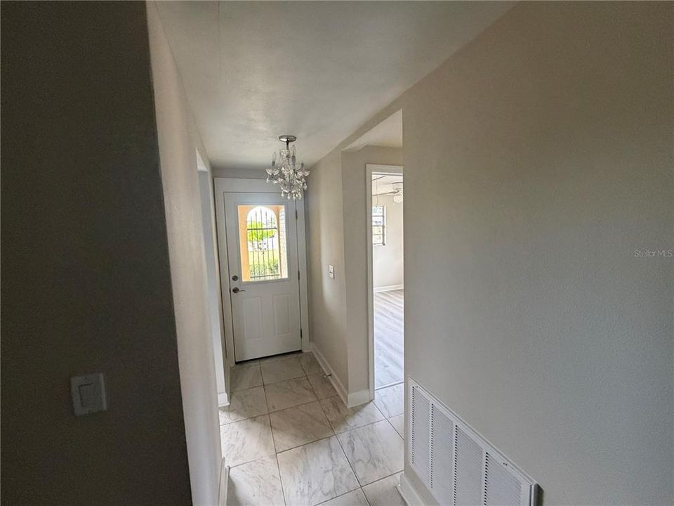 For Rent: $1,700 (2 beds, 2 baths, 1050 Square Feet)