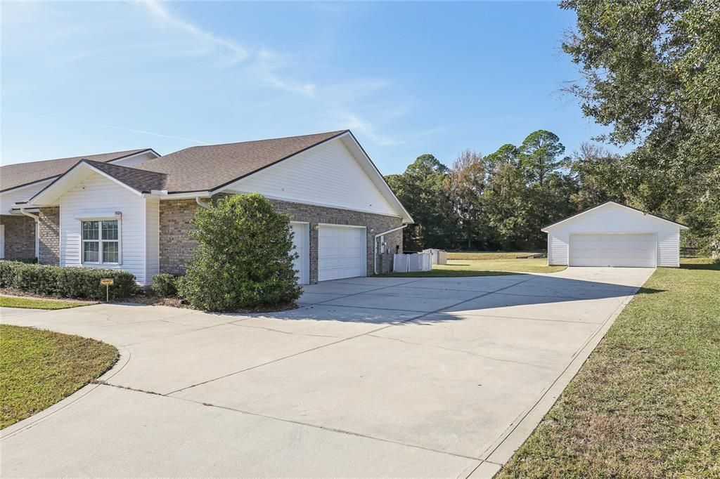 For Sale: $1,100,000 (4 beds, 4 baths, 3471 Square Feet)