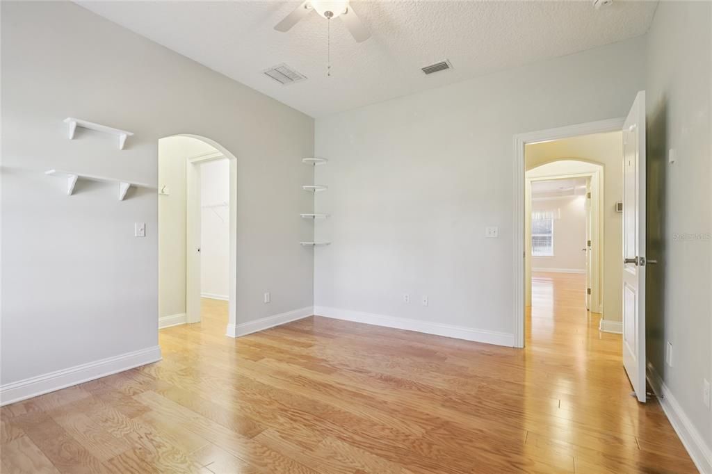 For Sale: $1,100,000 (4 beds, 4 baths, 3471 Square Feet)