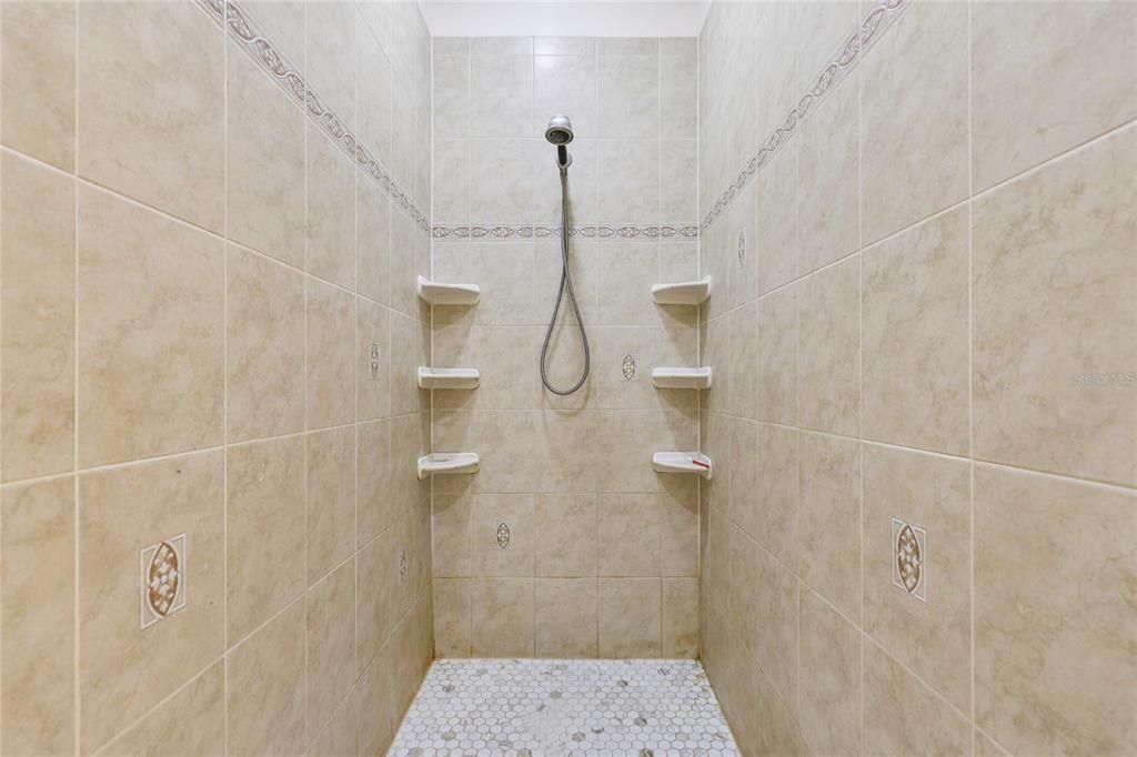 For Sale: $1,100,000 (4 beds, 4 baths, 3471 Square Feet)