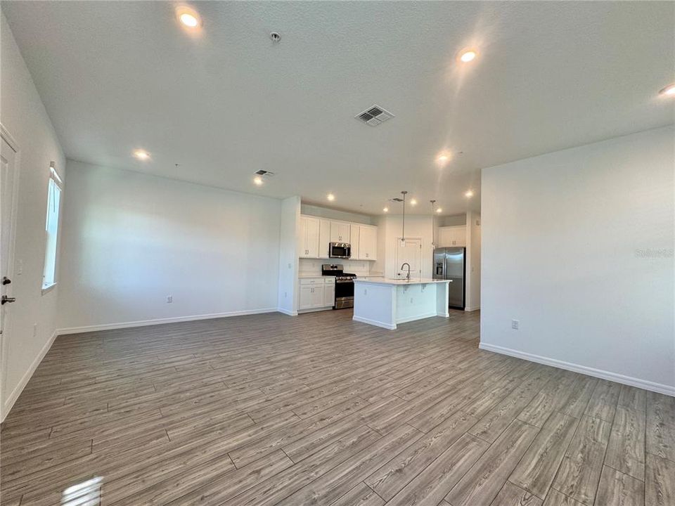 En Renta: $2,295 (3 camas, 2 baños, 1760 Pies cuadrados)