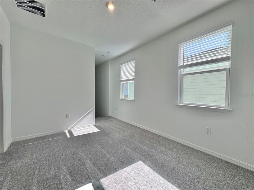 En Renta: $2,295 (3 camas, 2 baños, 1760 Pies cuadrados)