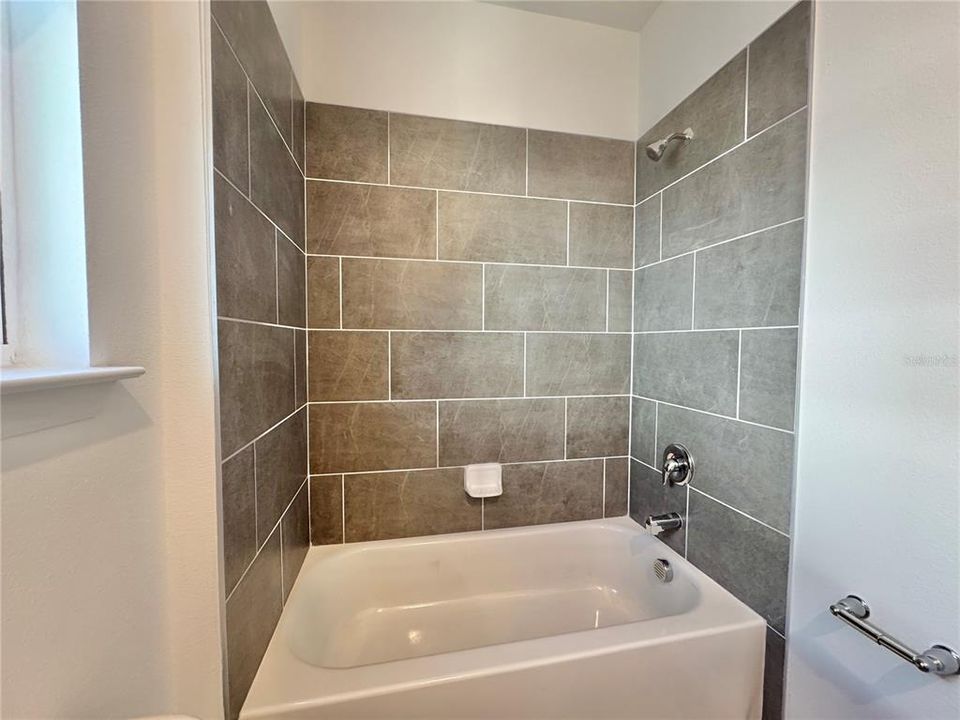 En Renta: $2,295 (3 camas, 2 baños, 1760 Pies cuadrados)