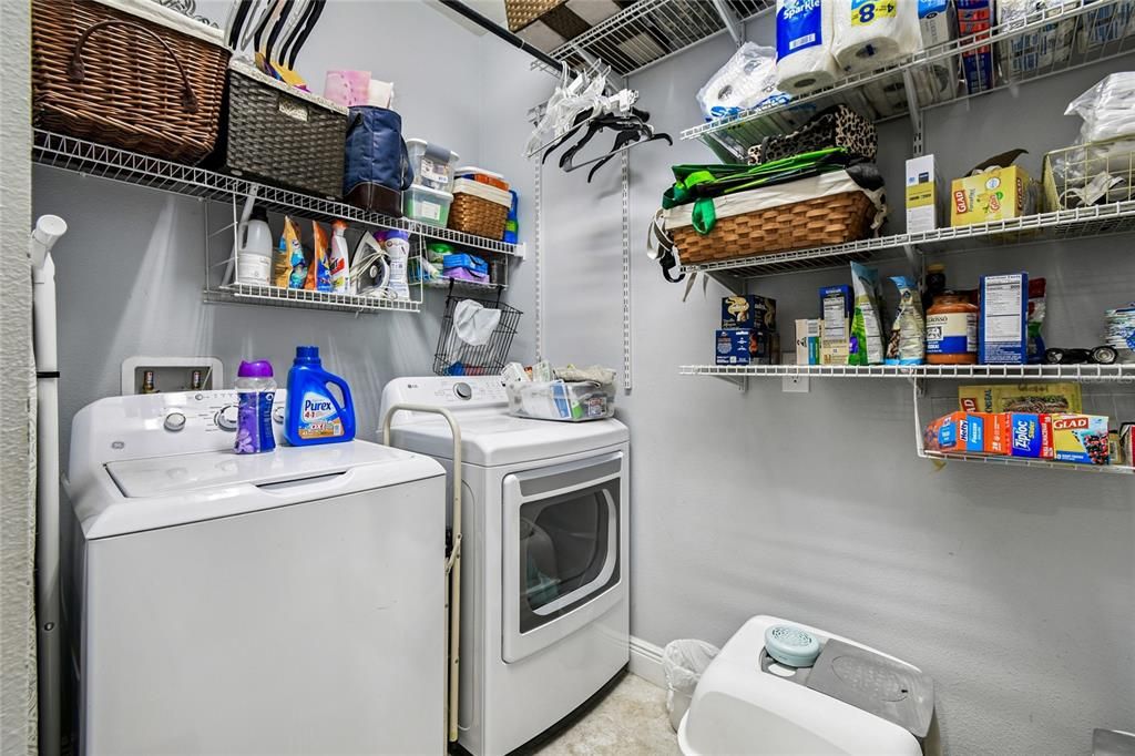 En Venta: $369,000 (3 camas, 2 baños, 1556 Pies cuadrados)