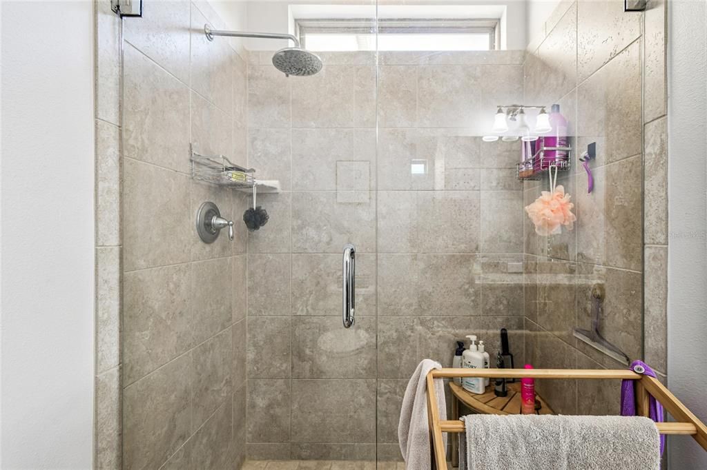 En Venta: $369,000 (3 camas, 2 baños, 1556 Pies cuadrados)