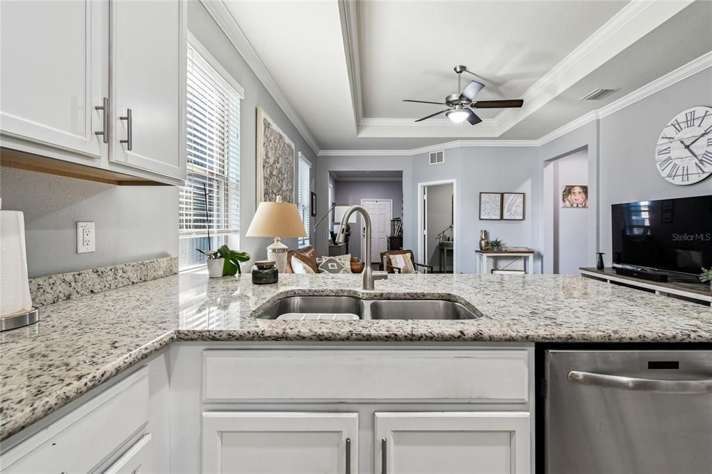 En Venta: $369,000 (3 camas, 2 baños, 1556 Pies cuadrados)