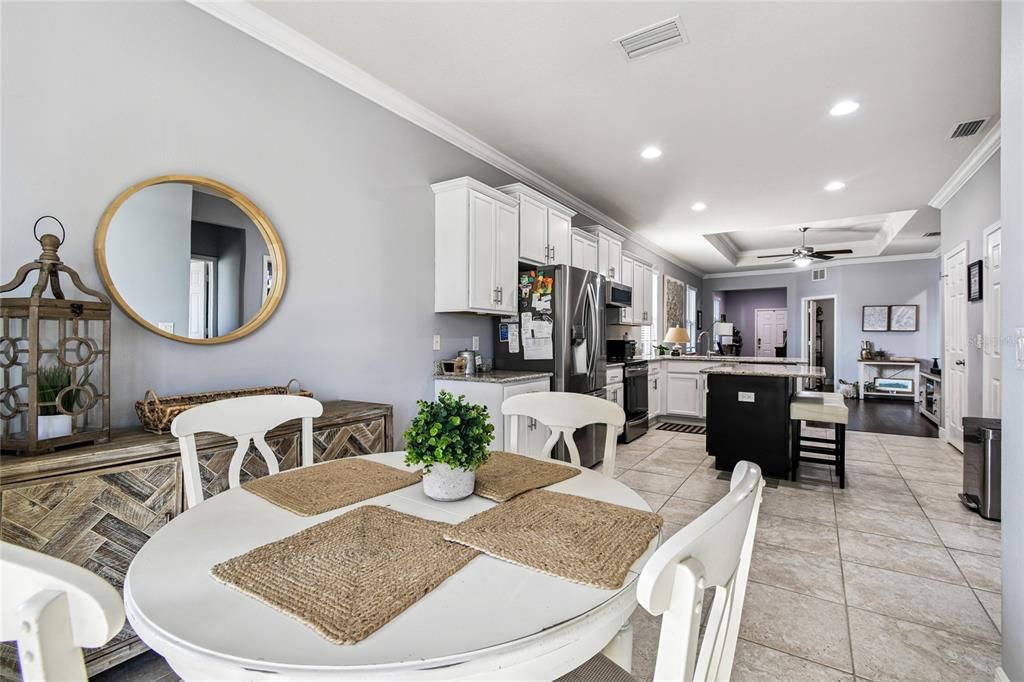 En Venta: $369,000 (3 camas, 2 baños, 1556 Pies cuadrados)