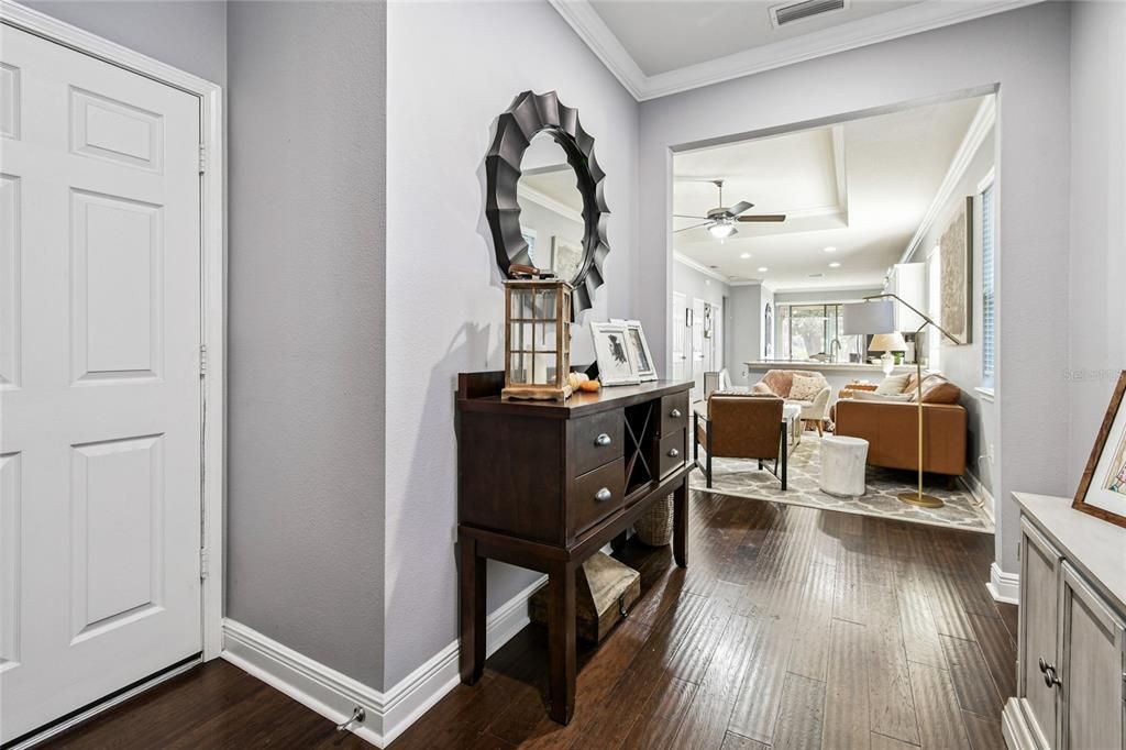 En Venta: $369,000 (3 camas, 2 baños, 1556 Pies cuadrados)