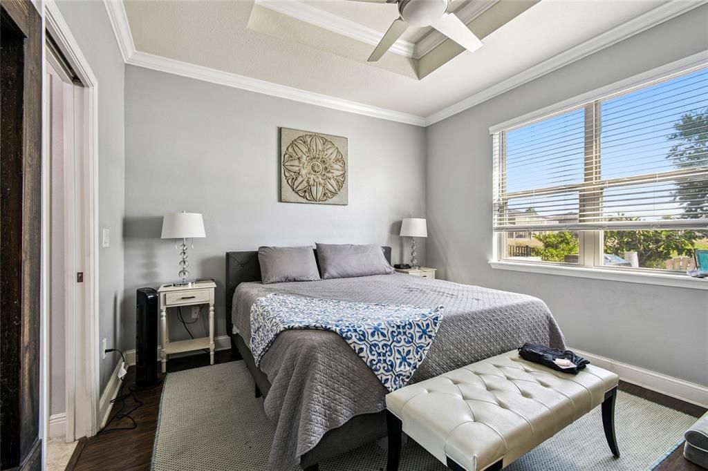 En Venta: $369,000 (3 camas, 2 baños, 1556 Pies cuadrados)