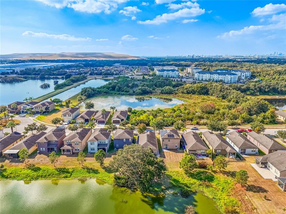 En Venta: $369,000 (3 camas, 2 baños, 1556 Pies cuadrados)