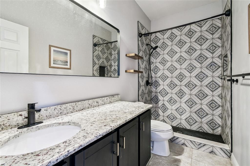 En Venta: $369,000 (3 camas, 2 baños, 1556 Pies cuadrados)