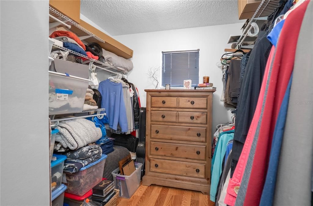 待售: $230,000 (2 贝兹, 2 浴室, 1312 平方英尺)