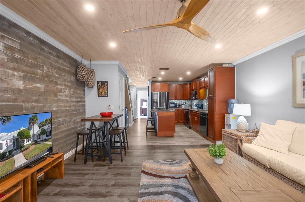 待售: $230,000 (2 贝兹, 2 浴室, 1312 平方英尺)