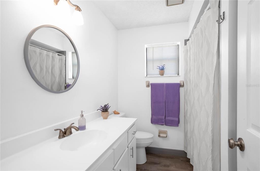 待售: $230,000 (2 贝兹, 2 浴室, 1312 平方英尺)