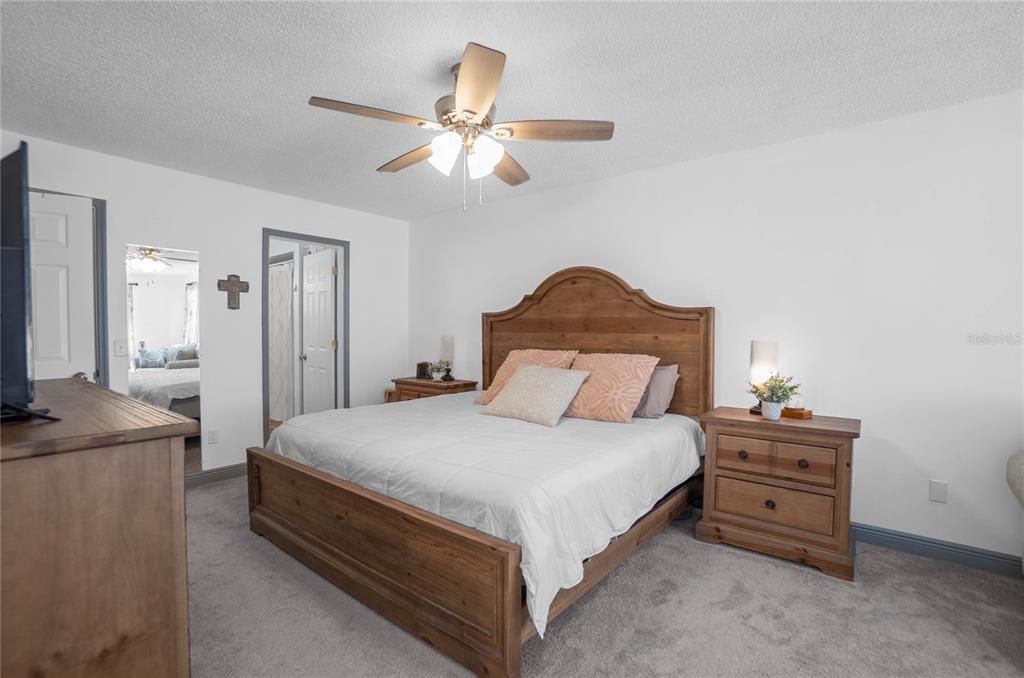 待售: $230,000 (2 贝兹, 2 浴室, 1312 平方英尺)