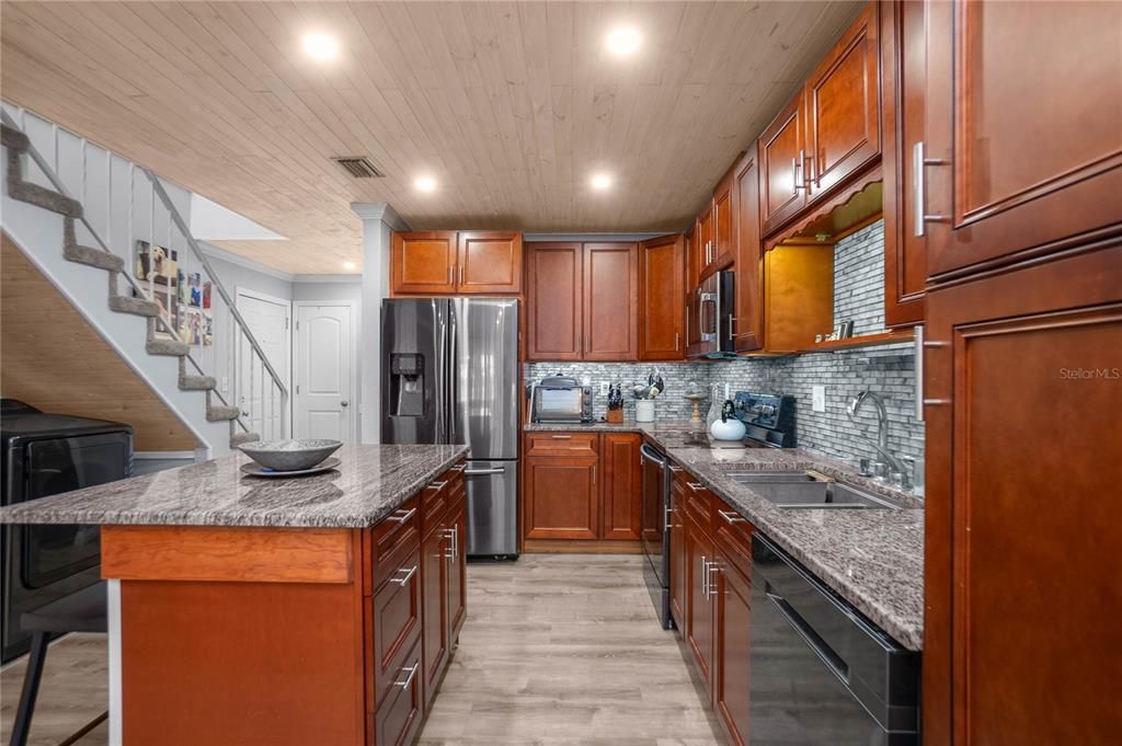 待售: $230,000 (2 贝兹, 2 浴室, 1312 平方英尺)